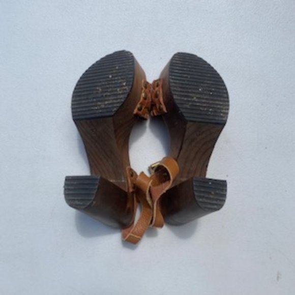 SIXTYSEVEN Platform Sandal - Picture 2 of 11